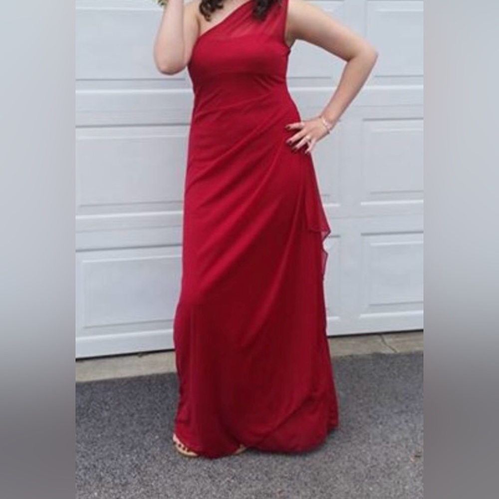 Red David’s Bridal prom/bridesmaid dress, size 10.
